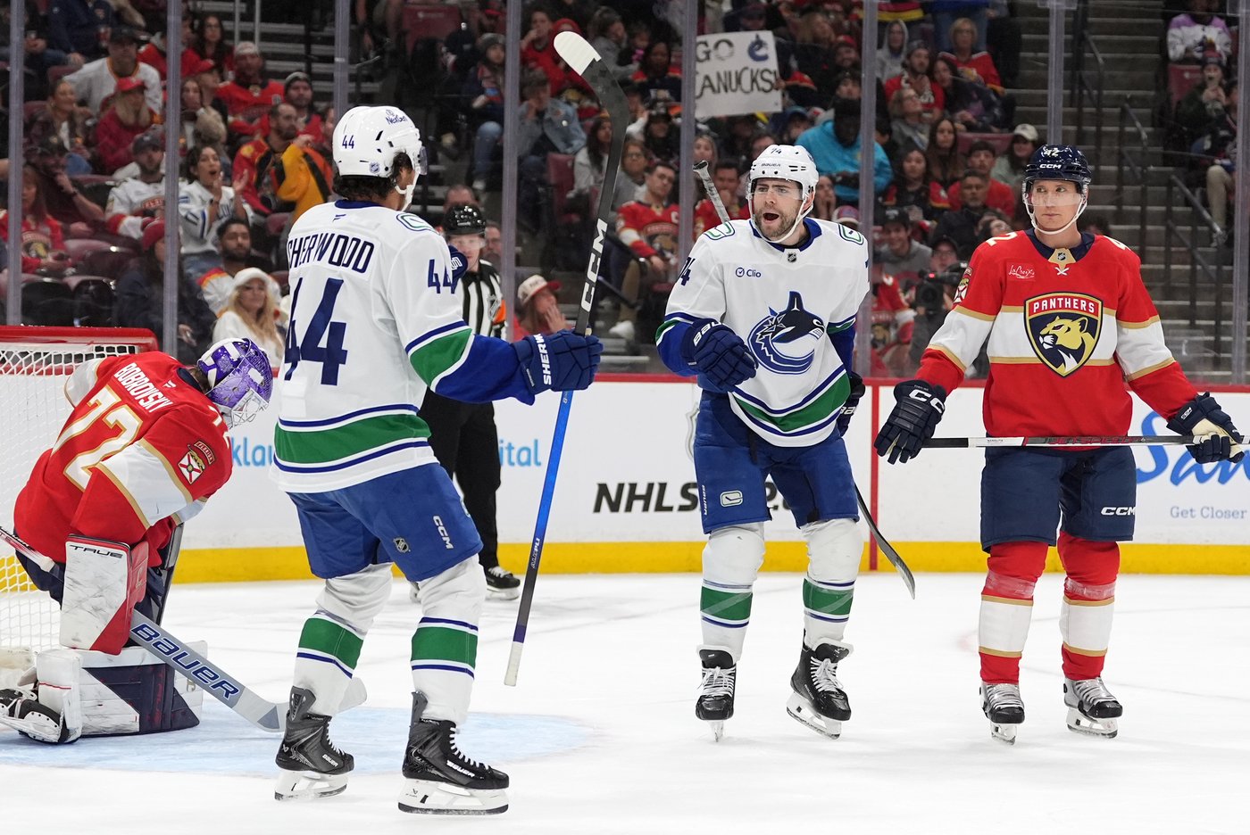 Bennett keys Panthers' three-goal third period in 8-5 win over Canucks | iNFOnews.ca Bennett keys Panthers' three-goal third period in 8-5 win over Canucks | iNFOnews.ca