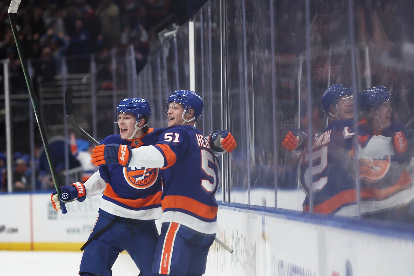 Schaefer scores 2nd goal of game in OT to give Islanders 4-3 win over Maple Leafs | iNFOnews.ca