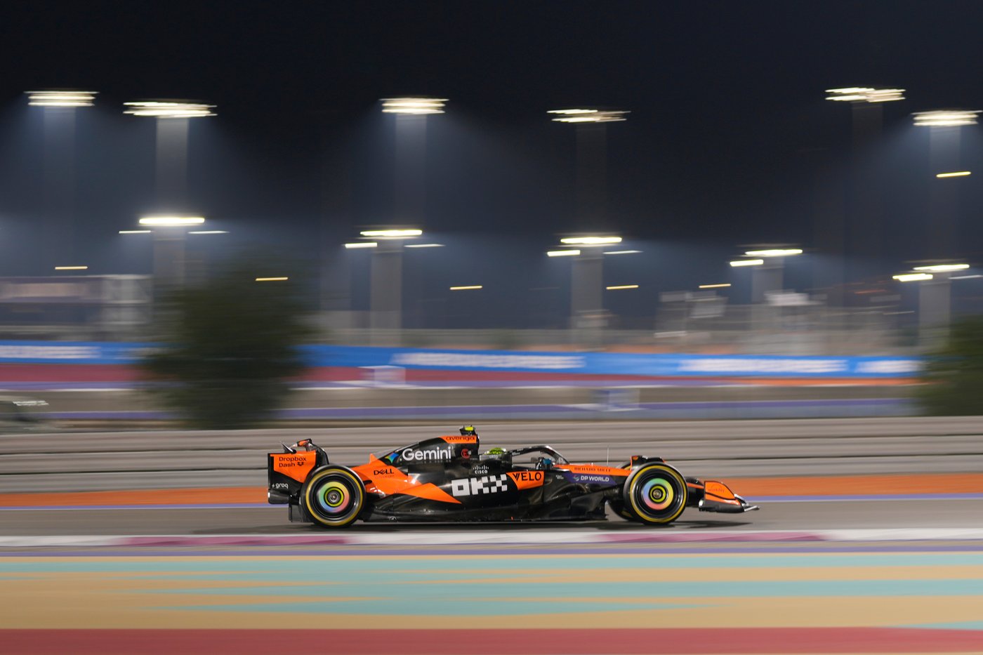 Piastri takes pole for Qatar GP sprint race with Norris third and Verstappen sixth | iNFOnews.ca