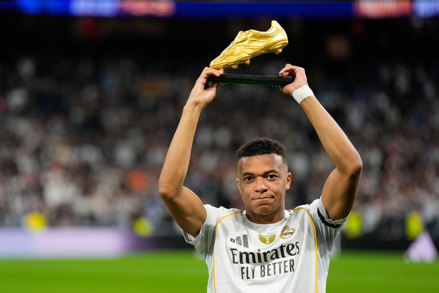 Kylian Mbappe scores two more as Real Madrid beats Valencia 4-0, Villarreal up to second | iNFOnews.ca Kylian Mbappe scores two more as Real Madrid beats Valencia 4-0, Villarreal up to second | iNFOnews.ca