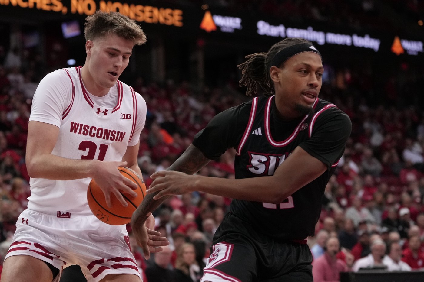 No. 23 Wisconsin stays unbeaten with 94-69 rout of SIU Edwardsville | iNFOnews.ca No. 23 Wisconsin stays unbeaten with 94-69 rout of SIU Edwardsville | iNFOnews.ca