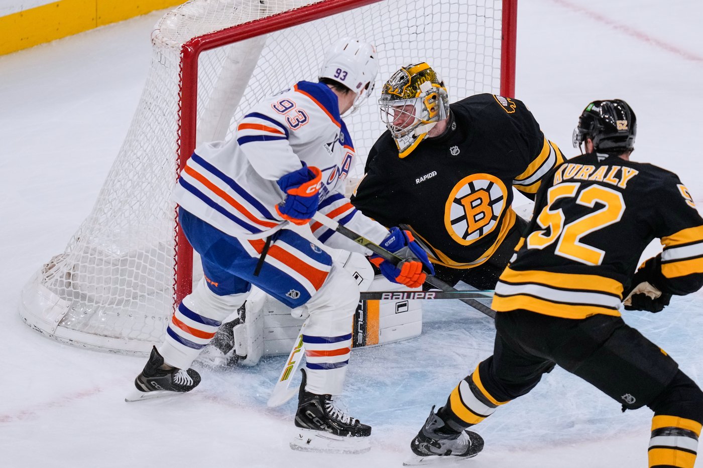 Connor McDavid scores short-handed, sets up power-play goal in Oilers' 3-1 win over Bruins | iNFOnews.ca