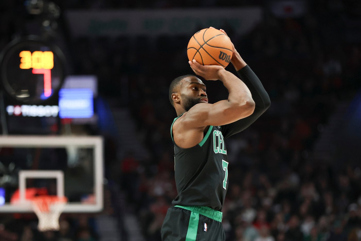 Sharpe scores 26 as Blazers beat Celtics 114-108 | iNFOnews.ca