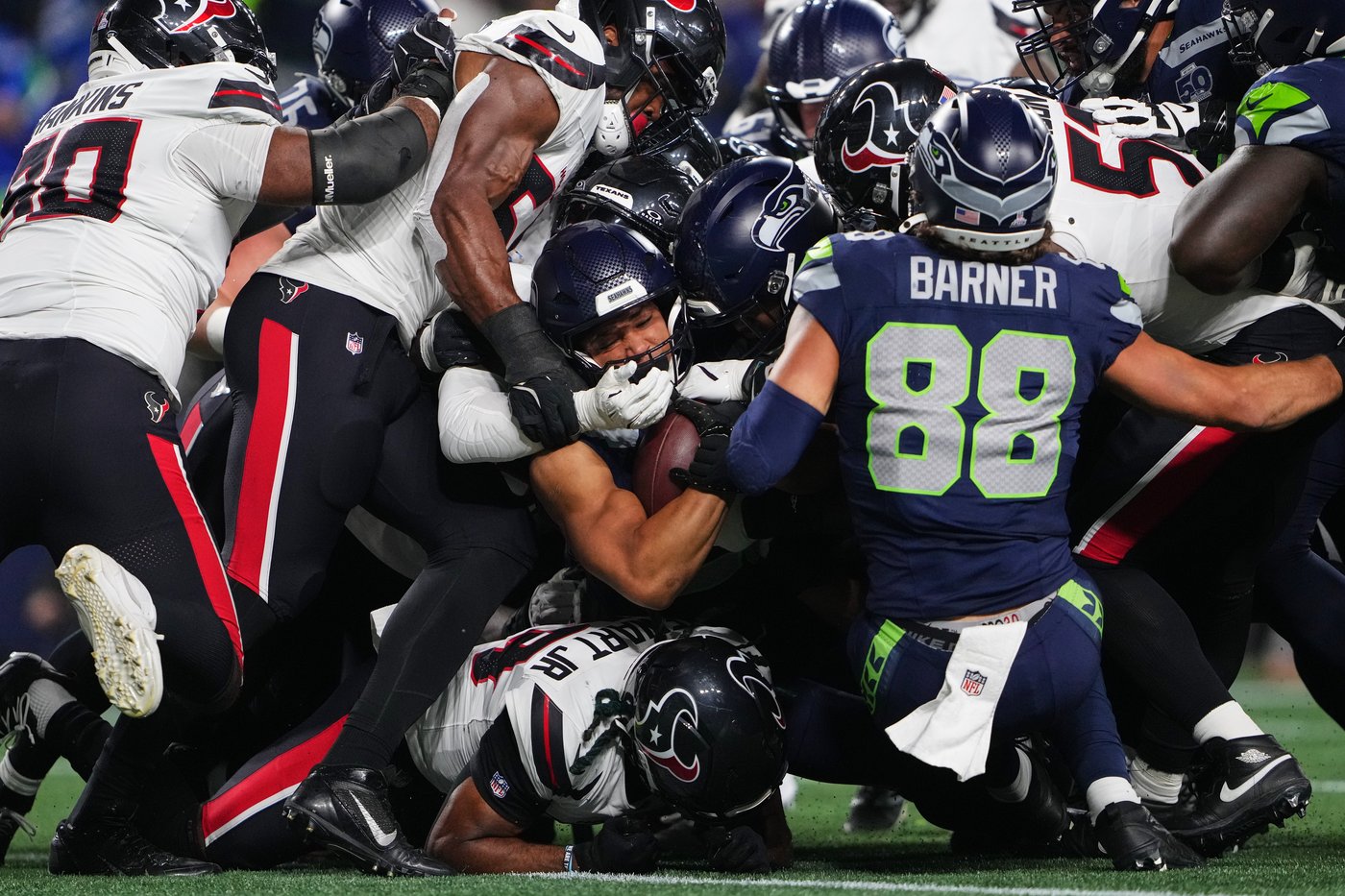 Smith-Njigba, defense show out again for Seahawks in 27-19 win against Texans | iNFOnews.ca
