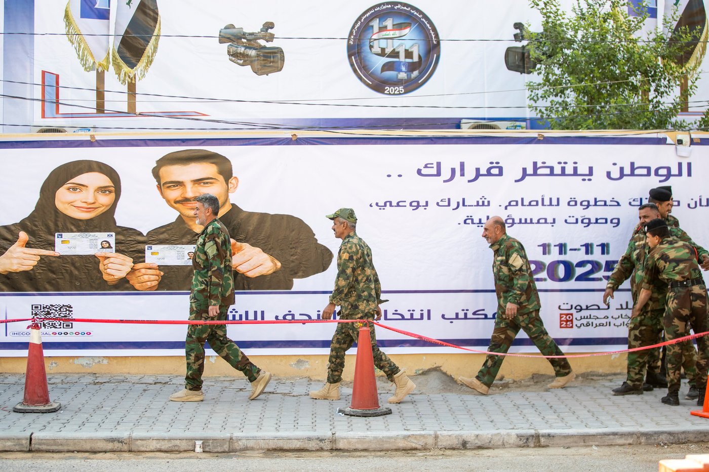 Photos show Iraqi security forces and displaced people voting early in parliamentary election | iNFOnews.ca