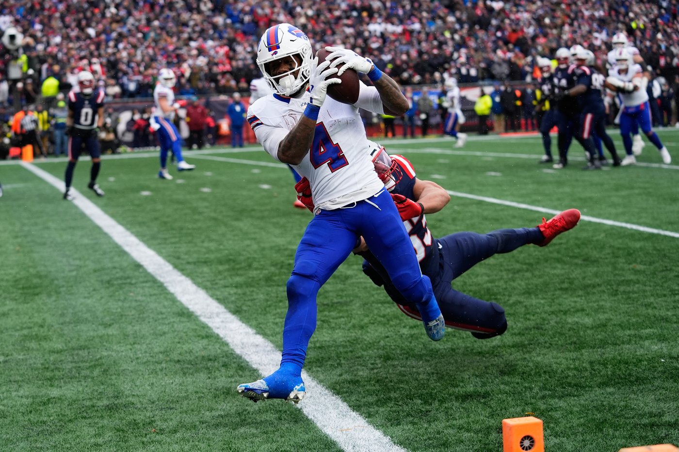 Allen and Bills look to clinch playoff spot and prevent Browns' Garrett from getting sack record | iNFOnews.ca