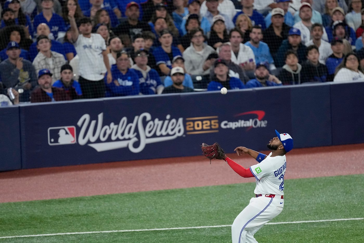 Dodgers beat Jays 5-1 in Game 2 of World Series | iNFOnews.ca