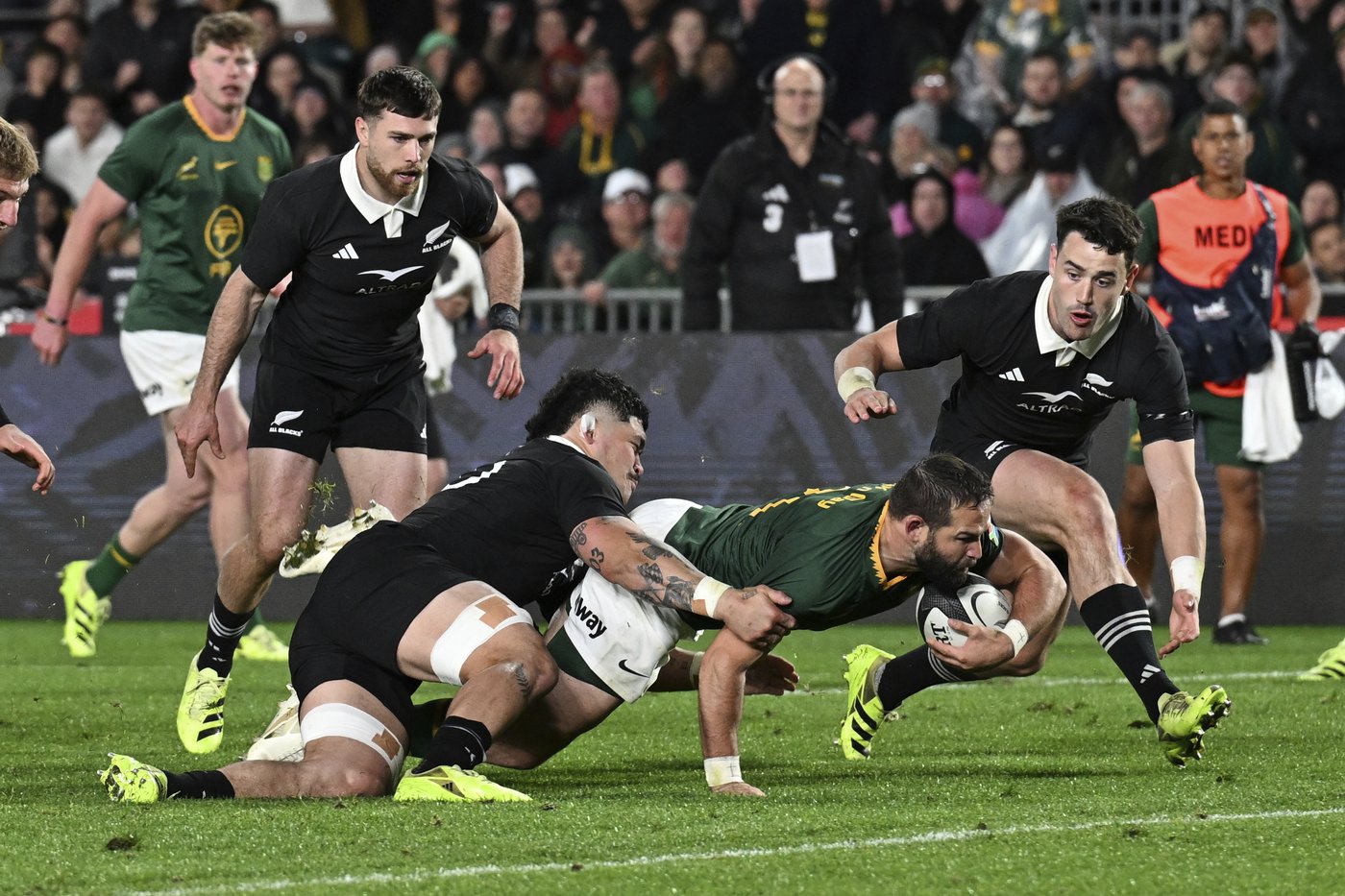 Wallabies see a Bledisloe Cup opportunity as the All Blacks regroup after a record loss | iNFOnews.ca