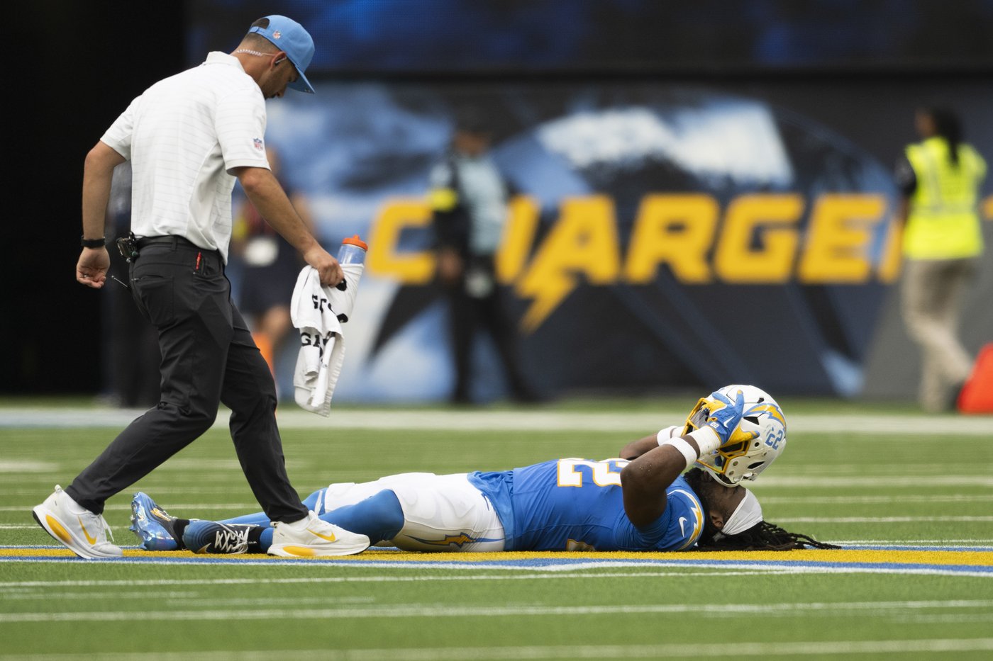 Justin Herbert and the Chargers are building buzz with a 3-0 start against division opponents | iNFOnews.ca