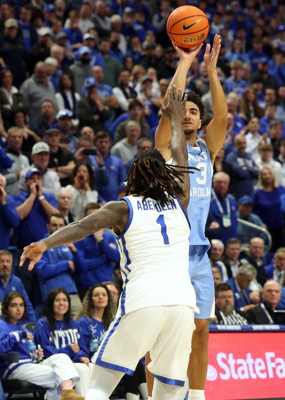 Dixon delivers late as No. 16 North Carolina wins 67-64 at No. 18 Kentucky | iNFOnews.ca