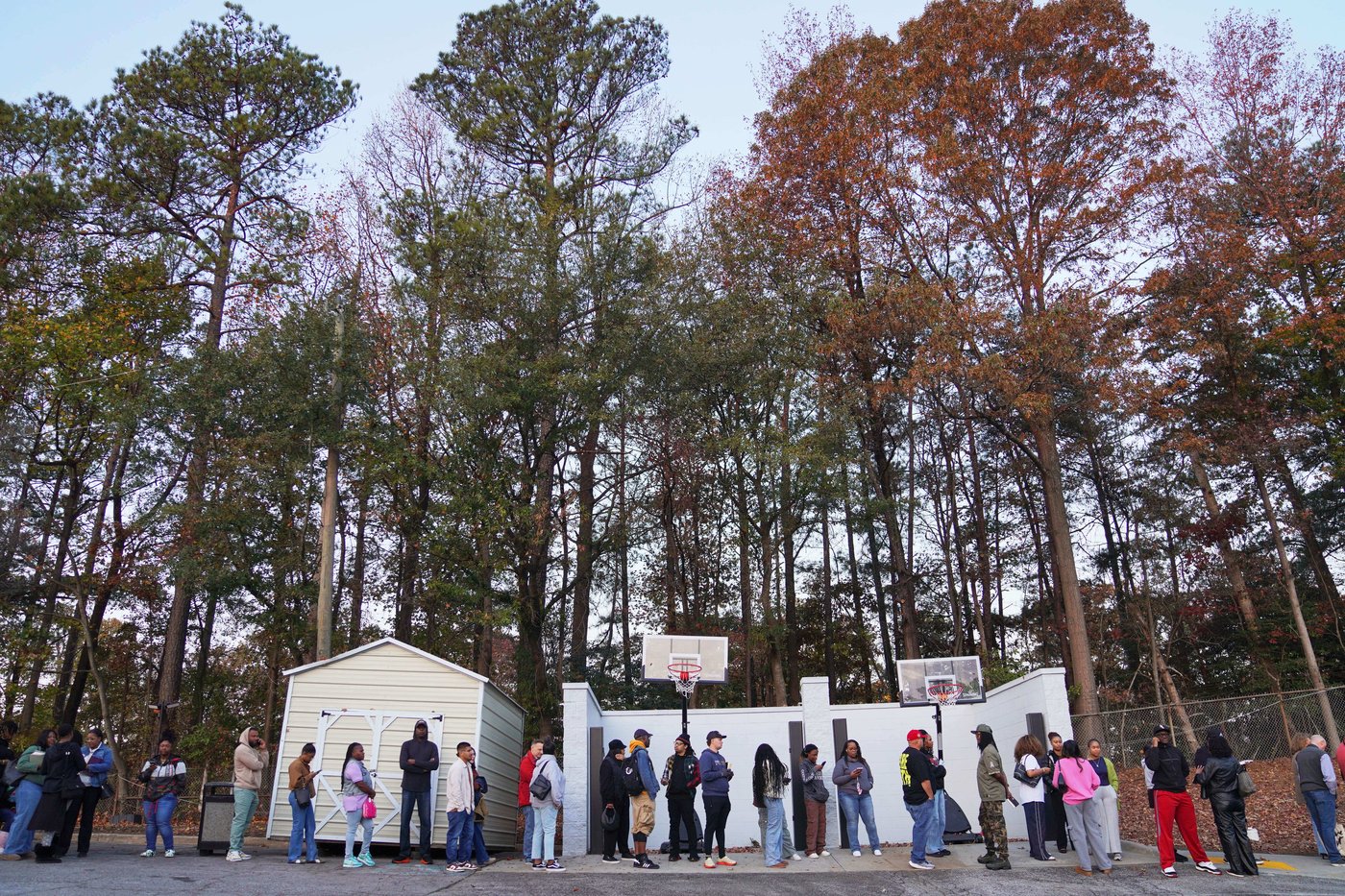 Young adults are waiting in line to worship at this fast-growing Atlanta church | iNFOnews.ca Young adults are waiting in line to worship at this fast-growing Atlanta church | iNFOnews.ca
