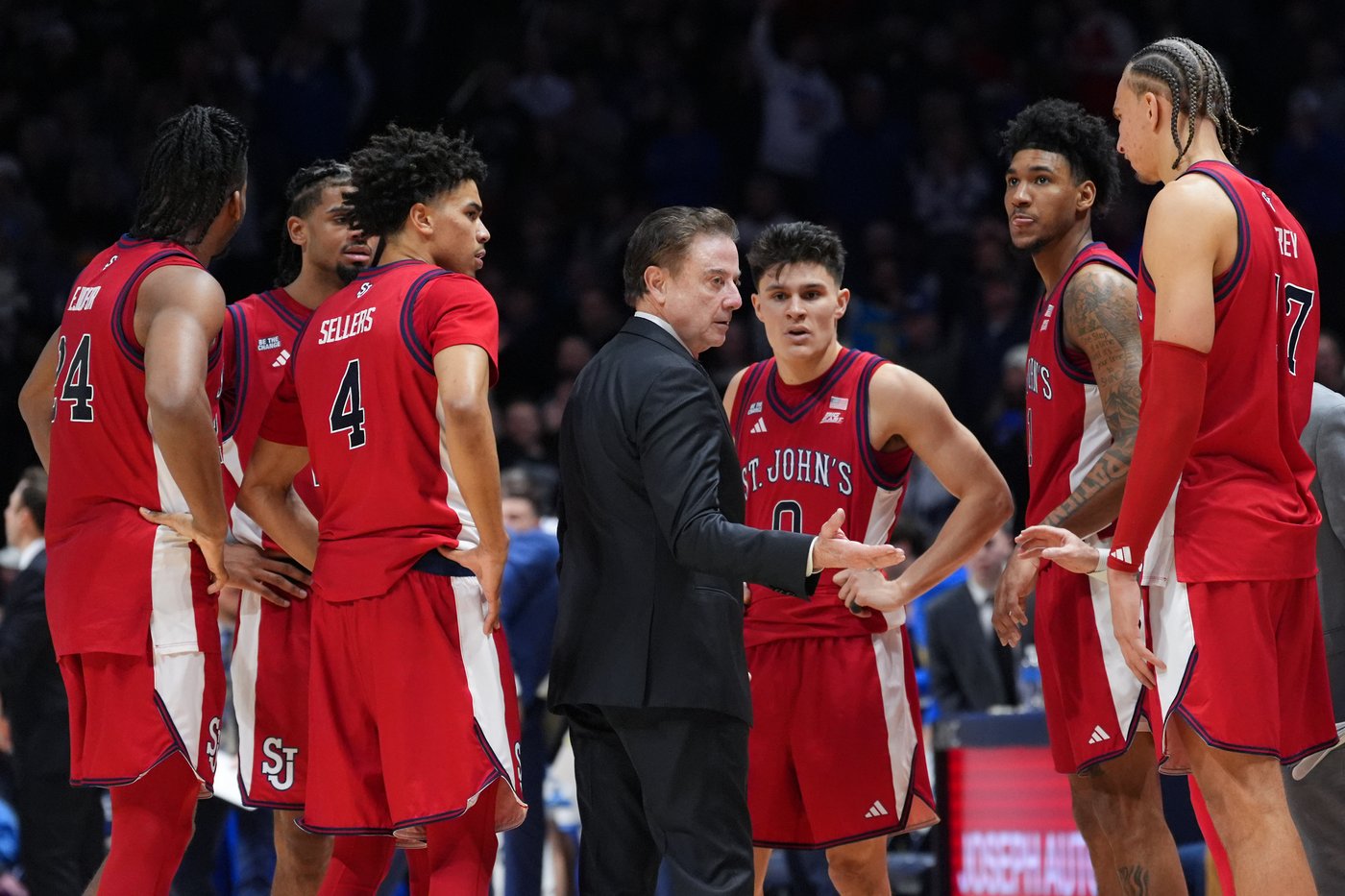 Rick Pitino honored by St. John's for reaching 900 career wins | iNFOnews.ca