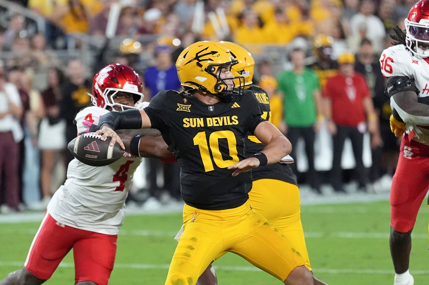 Weigman runs for 2 TDs, Houston holds off No. 24 Arizona State 24-16 | iNFOnews.ca Weigman runs for 2 TDs, Houston holds off No. 24 Arizona State 24-16 | iNFOnews.ca