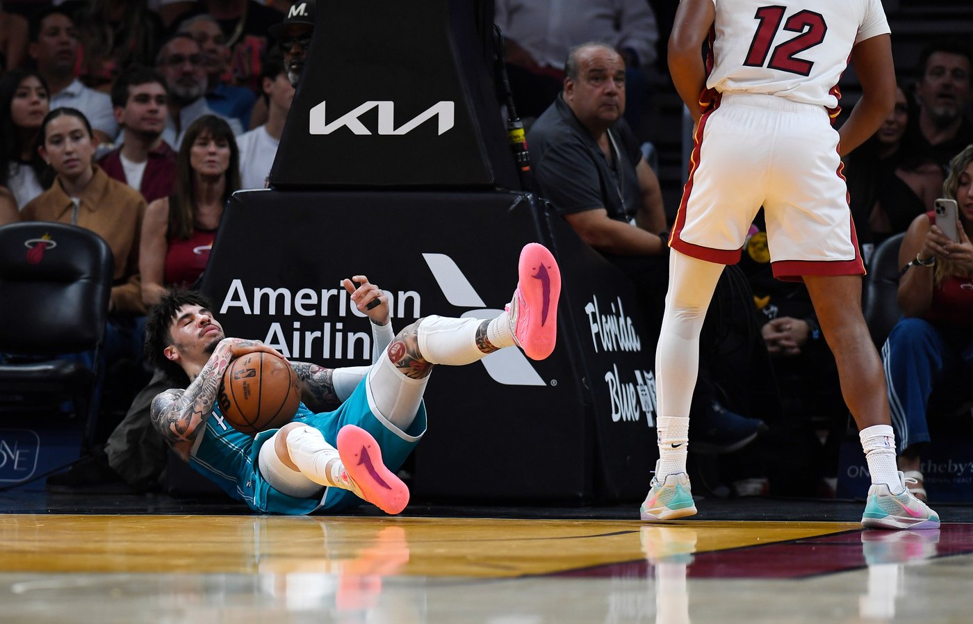 Hornets guard LaMelo Ball fined $35,000 by NBA for making obscene gesture during game | iNFOnews.ca Hornets guard LaMelo Ball fined $35,000 by NBA for making obscene gesture during game | iNFOnews.ca