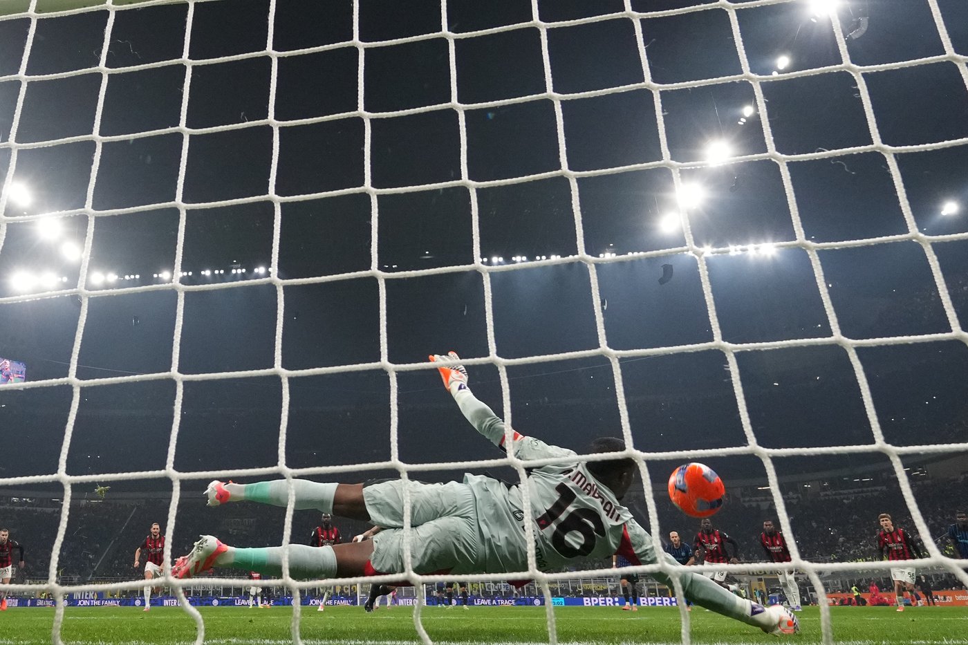 Pulisic scores and Maignan saves a penalty as Milan beats Inter in Serie A derby | iNFOnews.ca