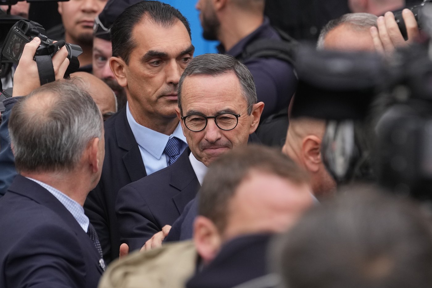 Macron's political isolation deepens as allies abandon him, with some calling for his resignation | iNFOnews.ca