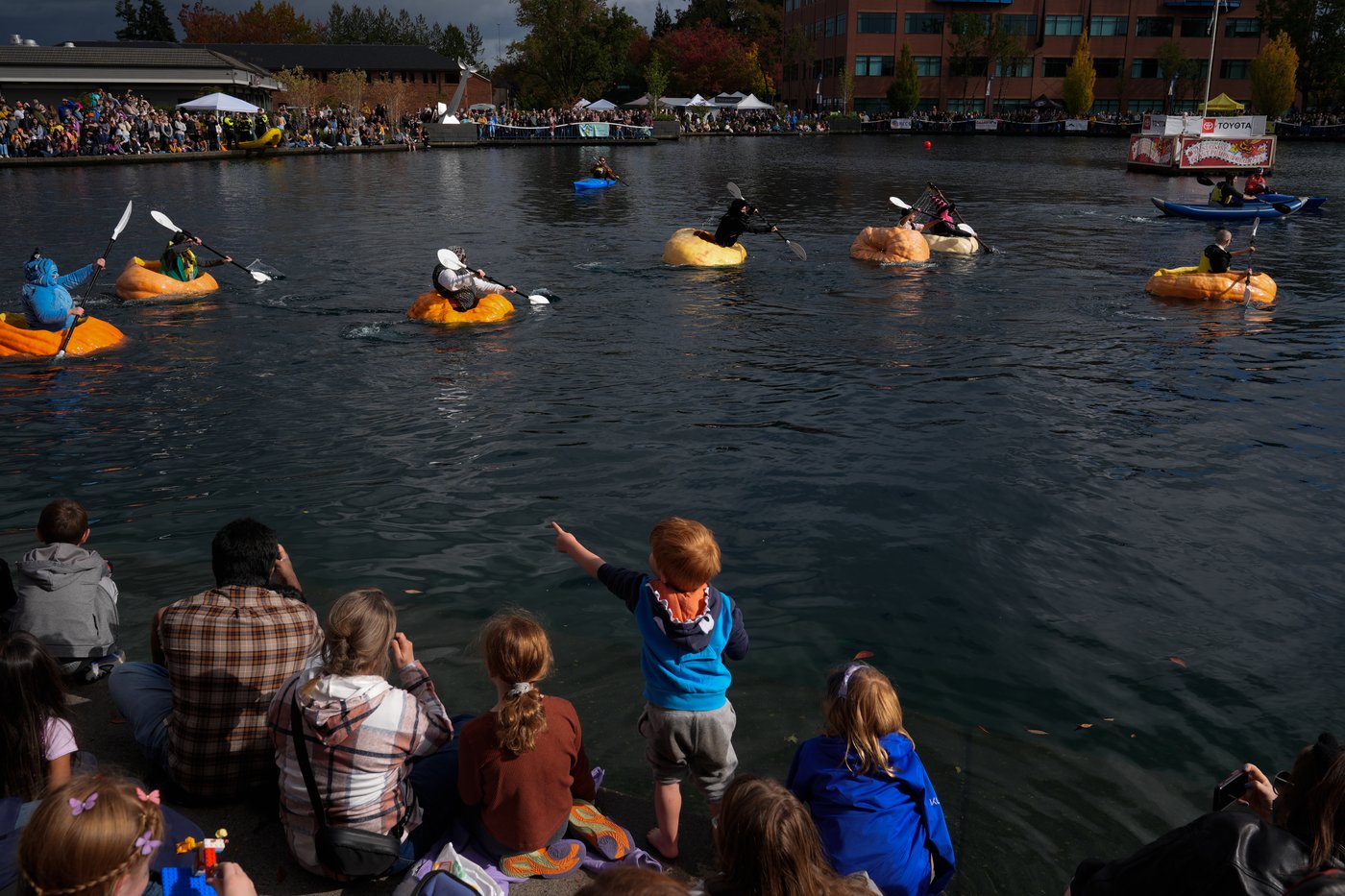 Giant, floating pumpkin races draw large crowds to annual event in Oregon | iNFOnews.ca Giant, floating pumpkin races draw large crowds to annual event in Oregon | iNFOnews.ca
