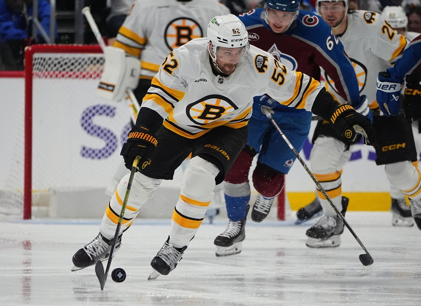 Nathan MacKinnon scores twice, Avalanche race past Bruins 4-1 | iNFOnews.ca Nathan MacKinnon scores twice, Avalanche race past Bruins 4-1 | iNFOnews.ca