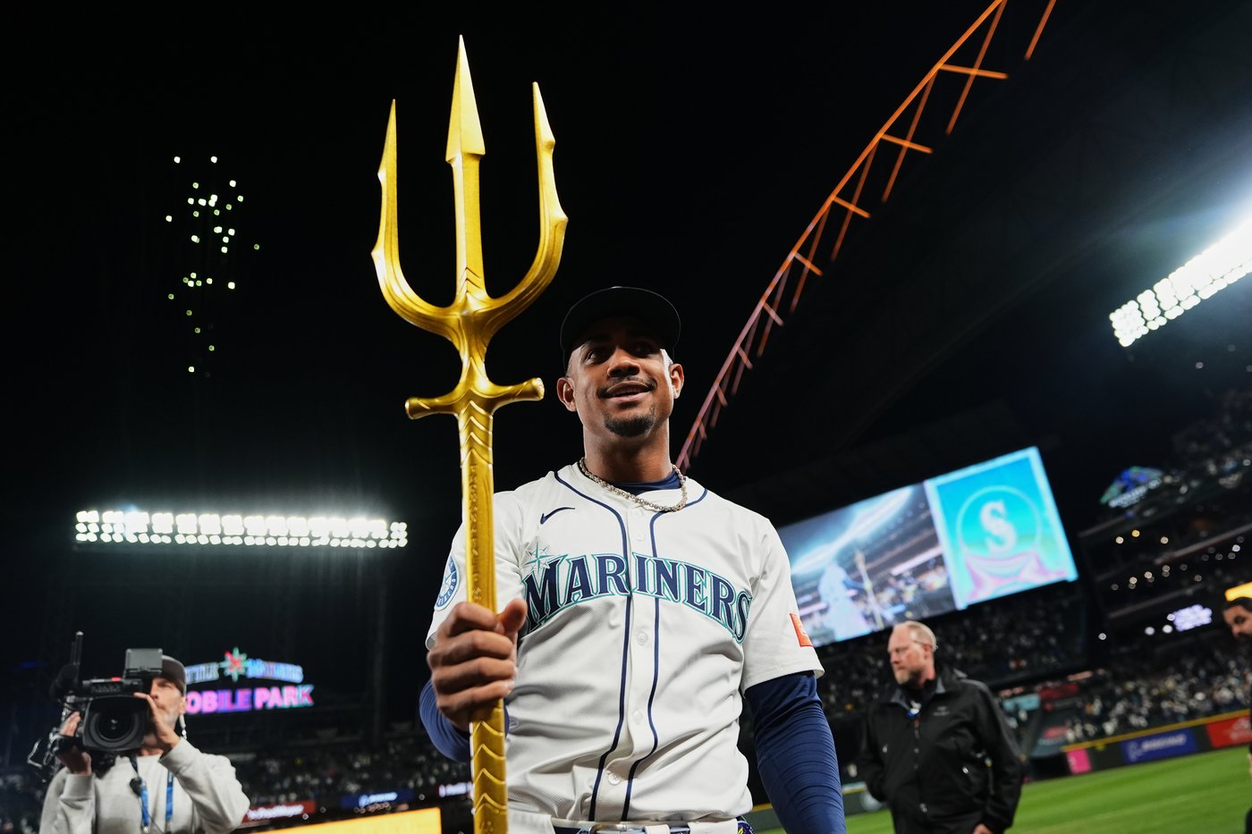 Julio Rodríguez lifts Mariners over Tigers 3-2, Seattle takes Game 2 of ALDS to even series | iNFOnews.ca