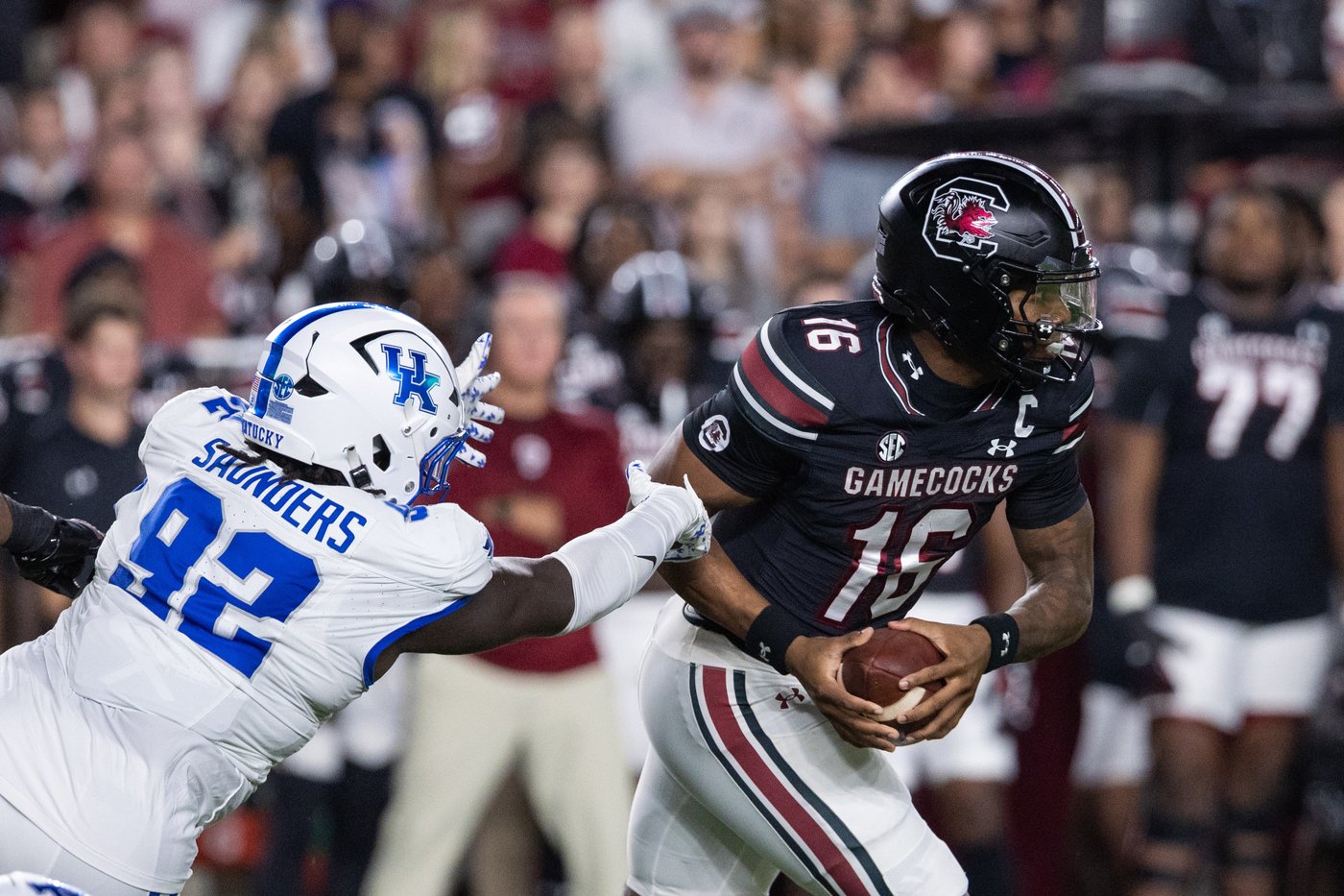 Defense guides South Carolina to 35-13 victory over Kentucky | iNFOnews.ca