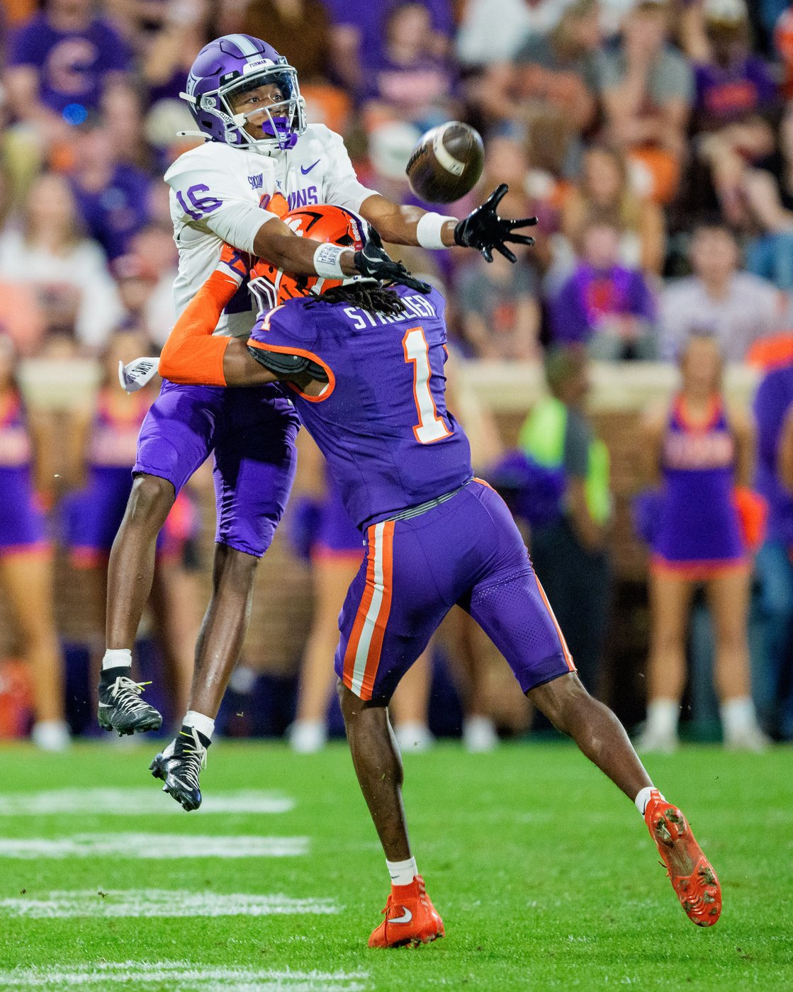 Clemson clinches bowl eligibility with 45-10 win over FCS-member Furman | iNFOnews.ca
