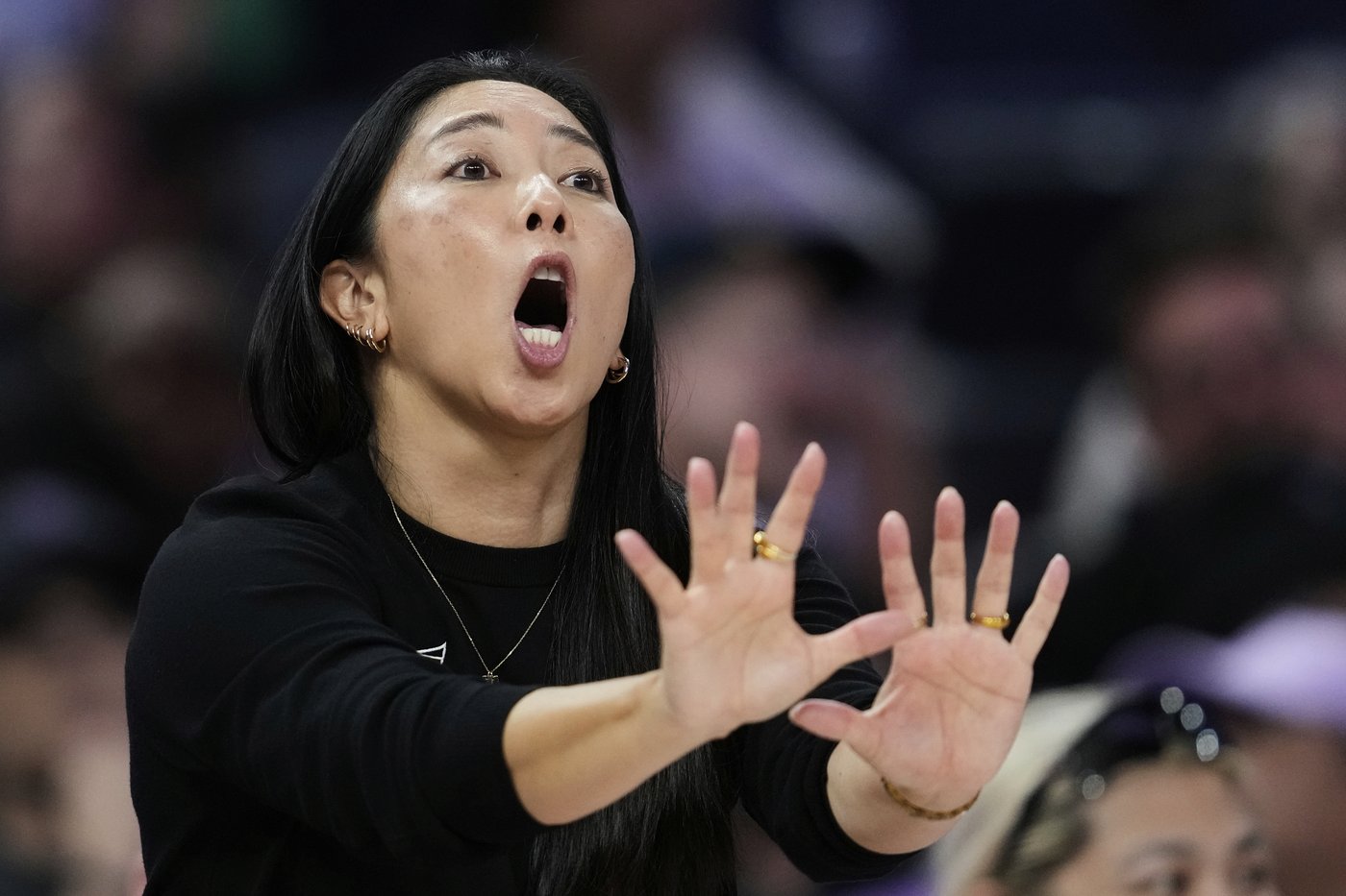 Golden State Valkyries' Natalie Nakase named WNBA Coach of the Year after reaching playoffs | iNFOnews.ca
