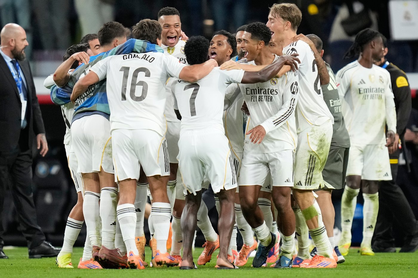 Mbappé and Bellingham score in tense clasico as Madrid wins 2-1 to end losing run against Barcelona | iNFOnews.ca Mbappé and Bellingham score in tense clasico as Madrid wins 2-1 to end losing run against Barcelona | iNFOnews.ca