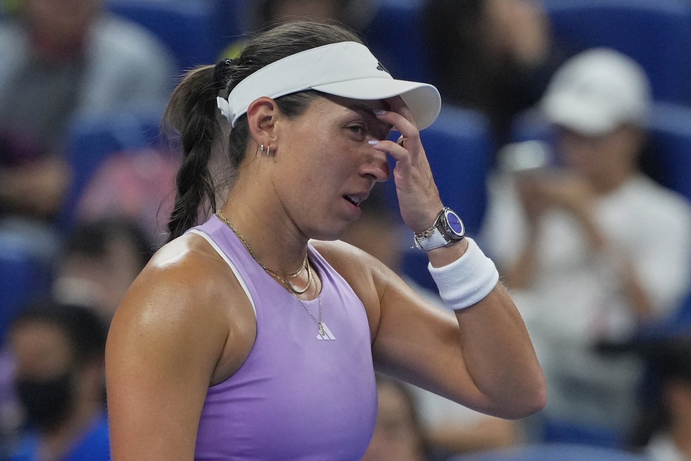 Coco Gauff loses 6-1, 6-2 to Amanda Anisimova in China Open semifinals | iNFOnews.ca