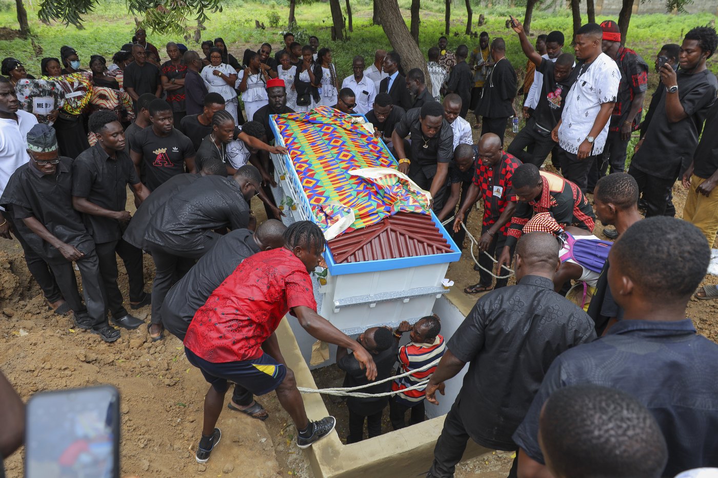 Photos show Ghana's fantasy coffins as a stylish final rest | iNFOnews.ca