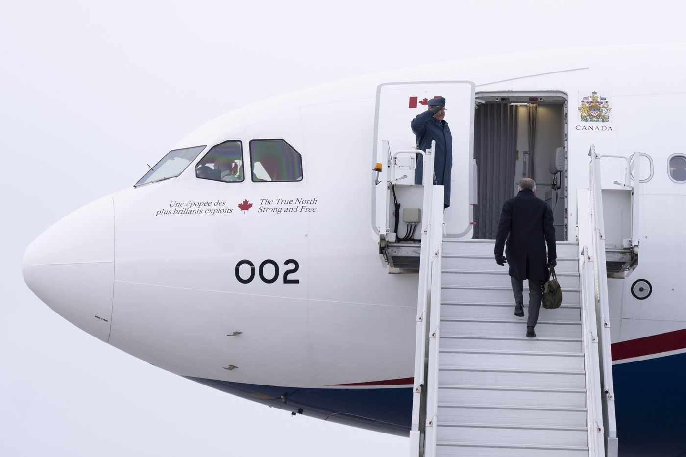 Carney arrives in Paris for talks with Ukraine's allies about security guarantees | iNFOnews.ca Carney arrives in Paris for talks with Ukraine's allies about security guarantees | iNFOnews.ca