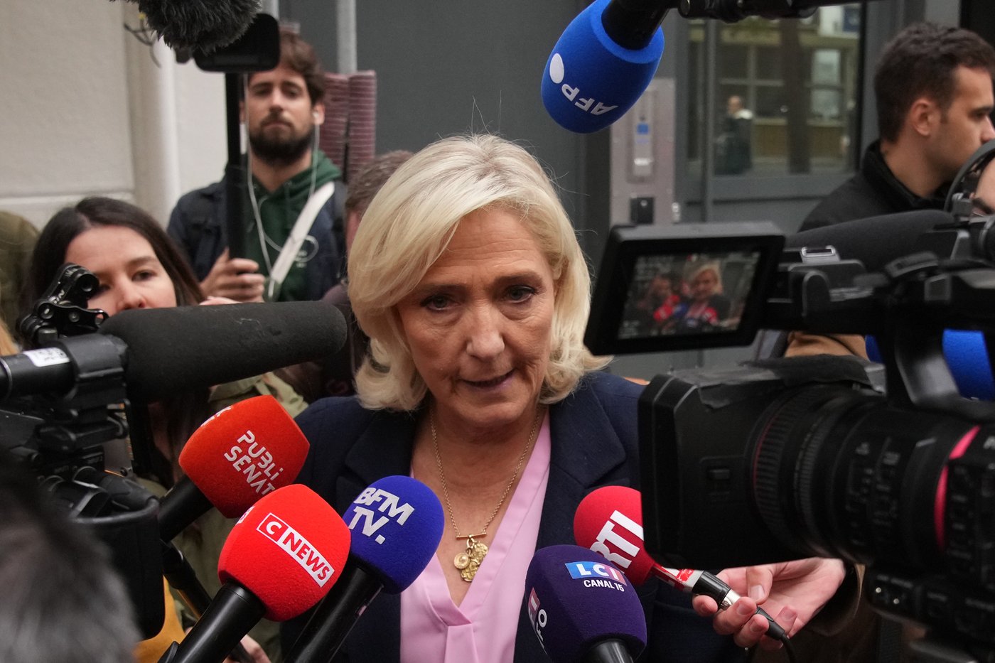 Latest French government's collapse within 14 hours deepens Macron's political crisis | iNFOnews.ca