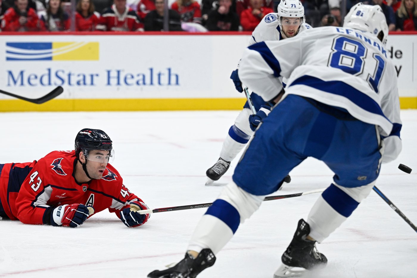 Hagel scores twice as Lightning hold on to top Capitals 5-3 | iNFOnews.ca Hagel scores twice as Lightning hold on to top Capitals 5-3 | iNFOnews.ca