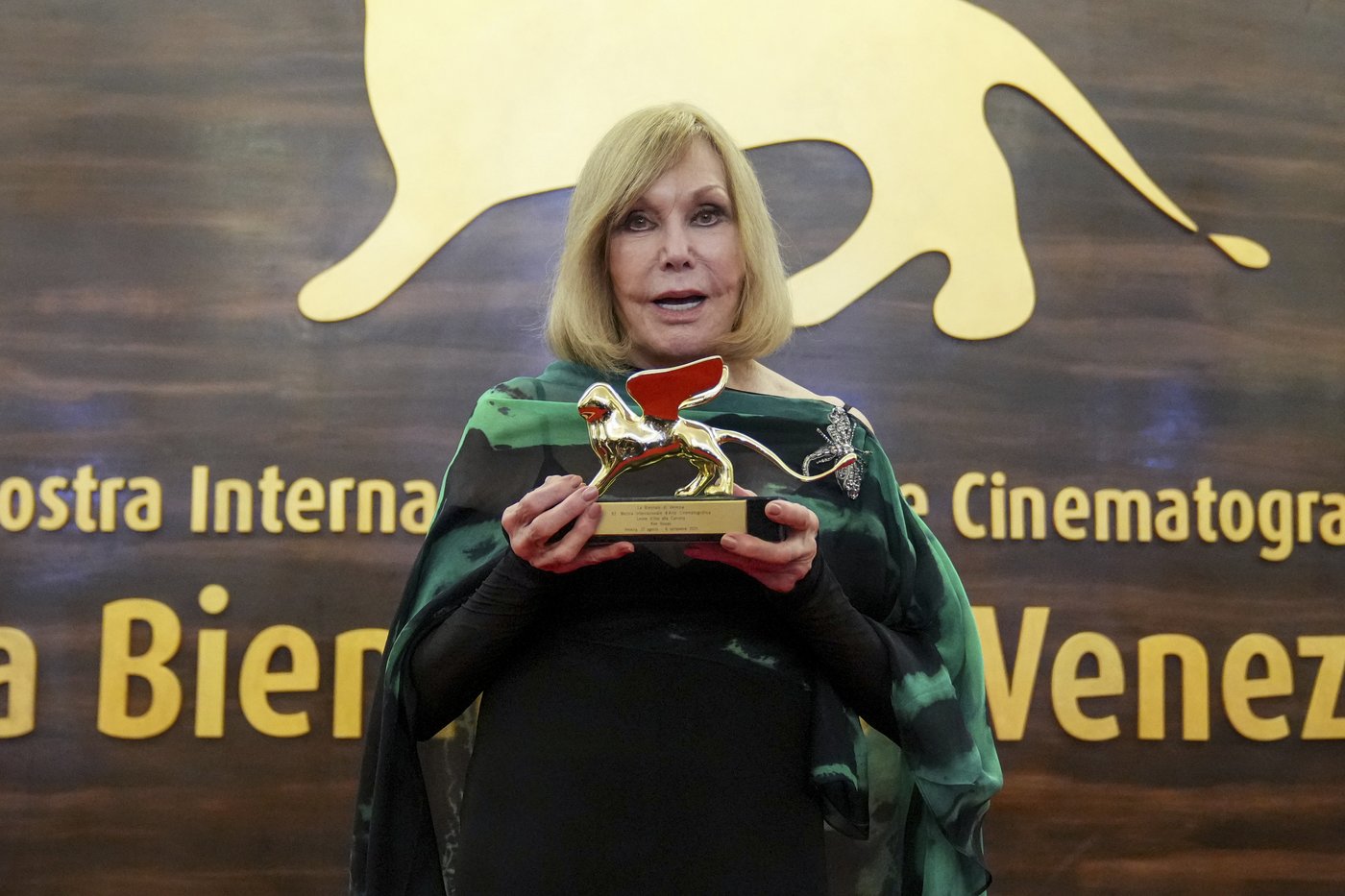 Kim Novak's emotional return to the spotlight at Venice Film Festival | iNFOnews.ca Kim Novak's emotional return to the spotlight at Venice Film Festival | iNFOnews.ca