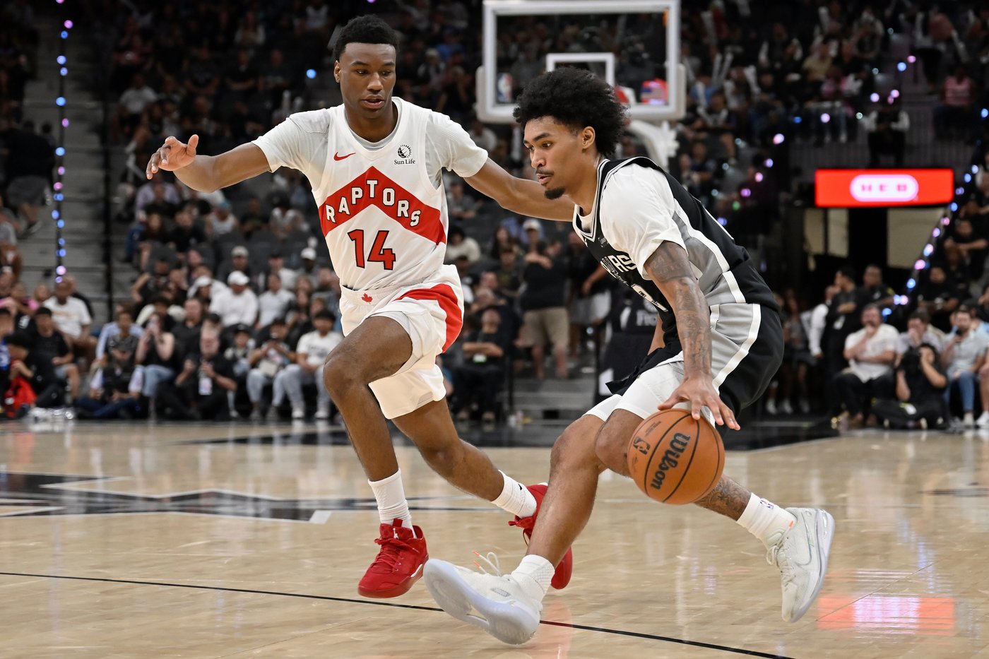 Wembanyama helps Spurs move to 4-0 with 121-103 win over Raptors | iNFOnews.ca Wembanyama helps Spurs move to 4-0 with 121-103 win over Raptors | iNFOnews.ca