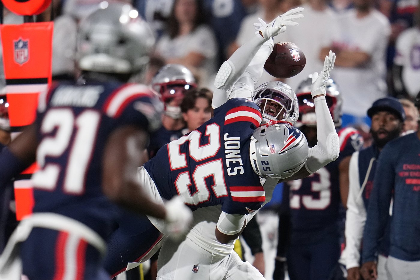 Bills reminded of what they're missing after Stefon Diggs' return to Buffalo sparks Patriots' win | iNFOnews.ca