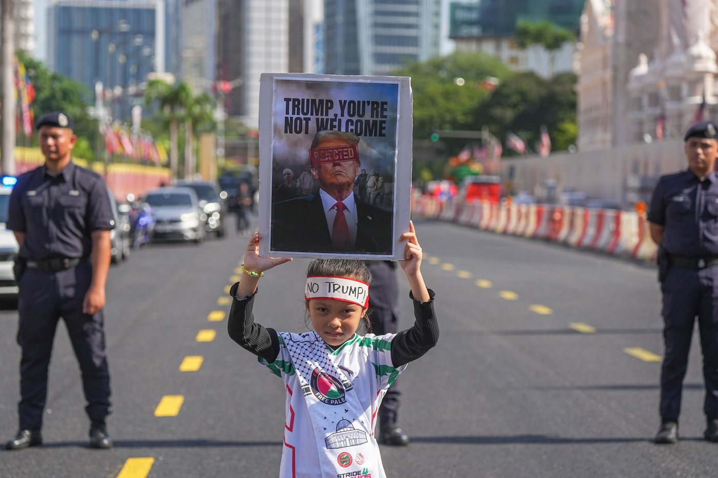 Photos from US President Donald Trump's visit to Malaysia, South Korea and Japan | iNFOnews.ca
