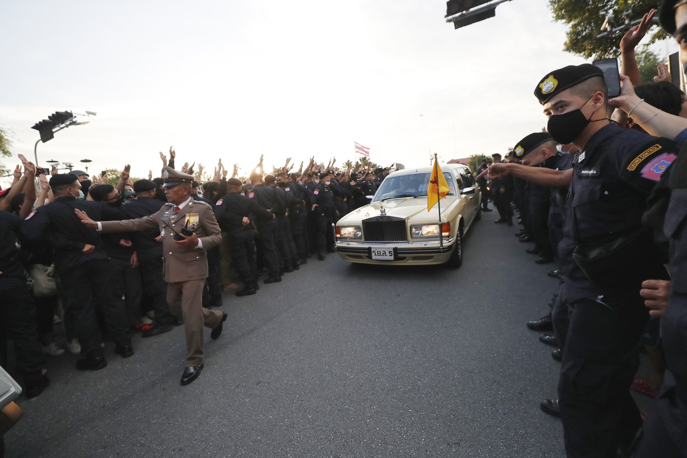Thai appeals court finds 5 activists guilty of trying to block royal motorcade in 2020 | iNFOnews.ca Thai appeals court finds 5 activists guilty of trying to block royal motorcade in 2020 | iNFOnews.ca