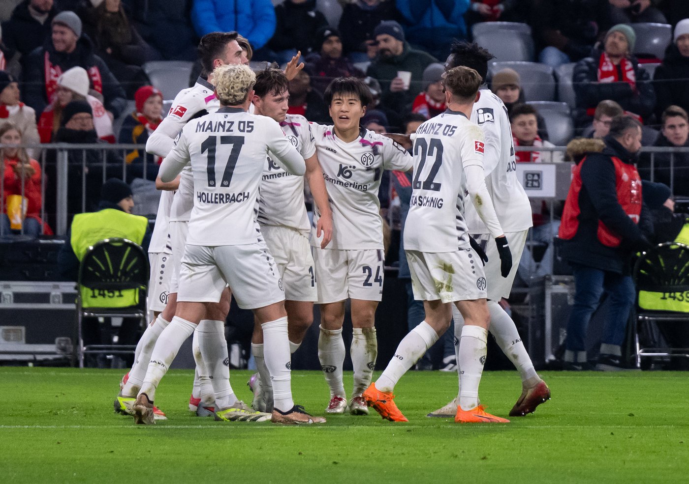 Kane rescues Bayern from slipping to first Bundesliga defeat of the season against last-placed Mainz | iNFOnews.ca Kane rescues Bayern from slipping to first Bundesliga defeat of the season against last-placed Mainz | iNFOnews.ca