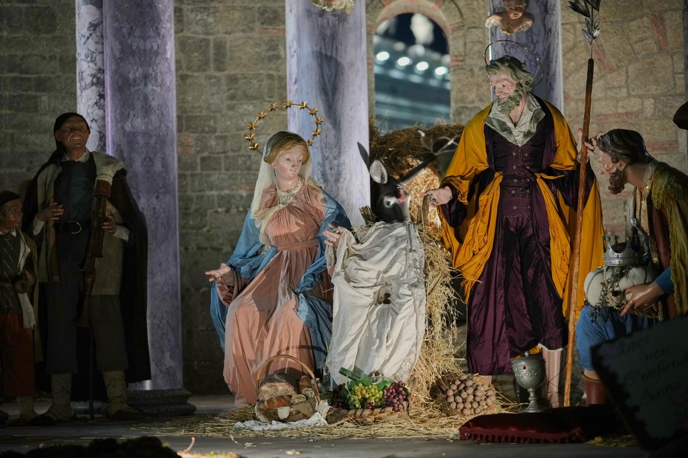 Vatican unveils Nativity scene, lights Christmas tree in St. Peter’s Square | iNFOnews.ca
