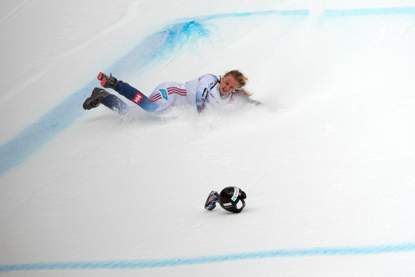 Vonn crashes in last race before Winter Games and says 'My Olympic dream is not over' | iNFOnews.ca