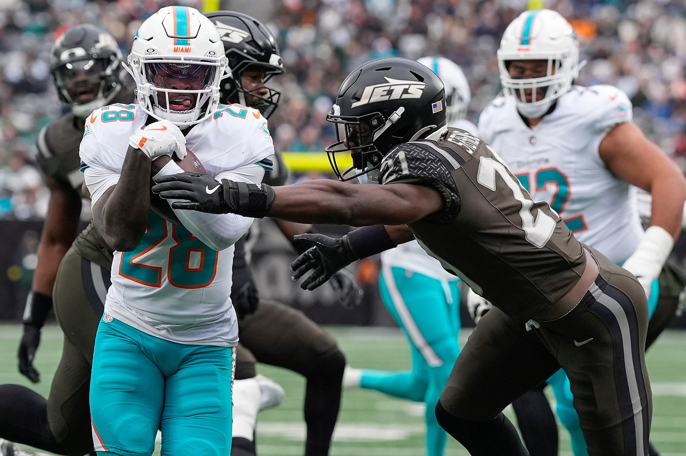 Tagovailoa wins in cold, leads Dolphins to 4th straight victory 34-10 to remain unbeaten vs. Jets | iNFOnews.ca Tagovailoa wins in cold, leads Dolphins to 4th straight victory 34-10 to remain unbeaten vs. Jets | iNFOnews.ca