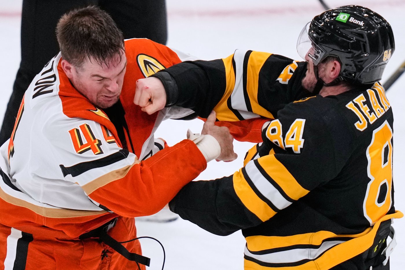 Troy Terry snaps a third-period tie as the Ducks top the Bruins for a 7-5 win | iNFOnews.ca Troy Terry snaps a third-period tie as the Ducks top the Bruins for a 7-5 win | iNFOnews.ca