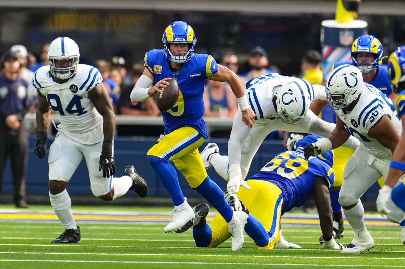 Tutu Atwell makes a late 88-yard TD catch, and Rams rally past Colts 27-20 after Mitchell's fumble | iNFOnews.ca