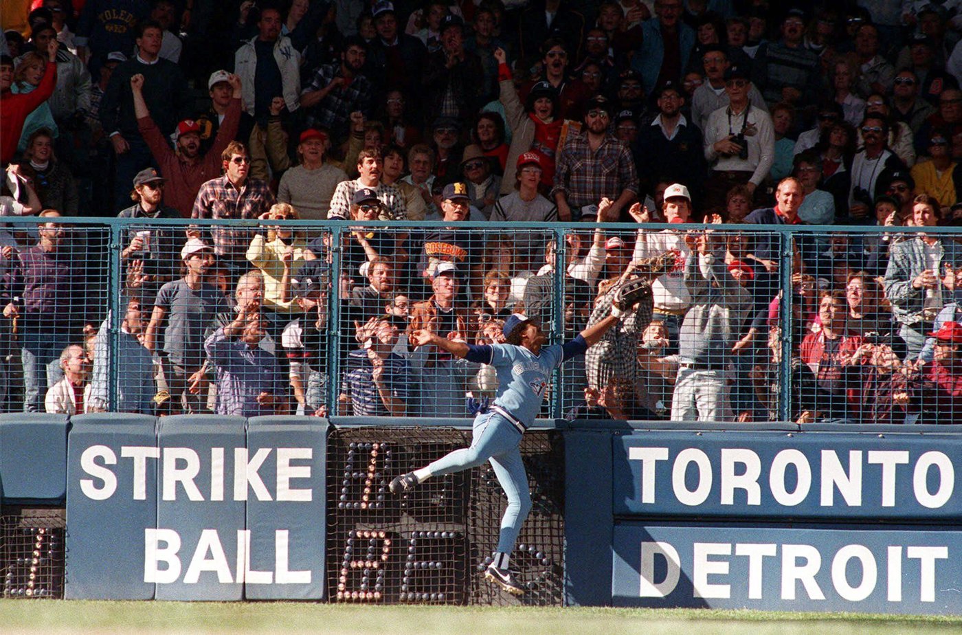 A look back at five memorable stretch drive moments in Blue Jays history | iNFOnews.ca