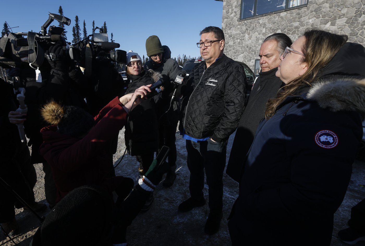 Kinew, leaders visit Manitoba First Nation dealing with frozen water crisis | iNFOnews.ca