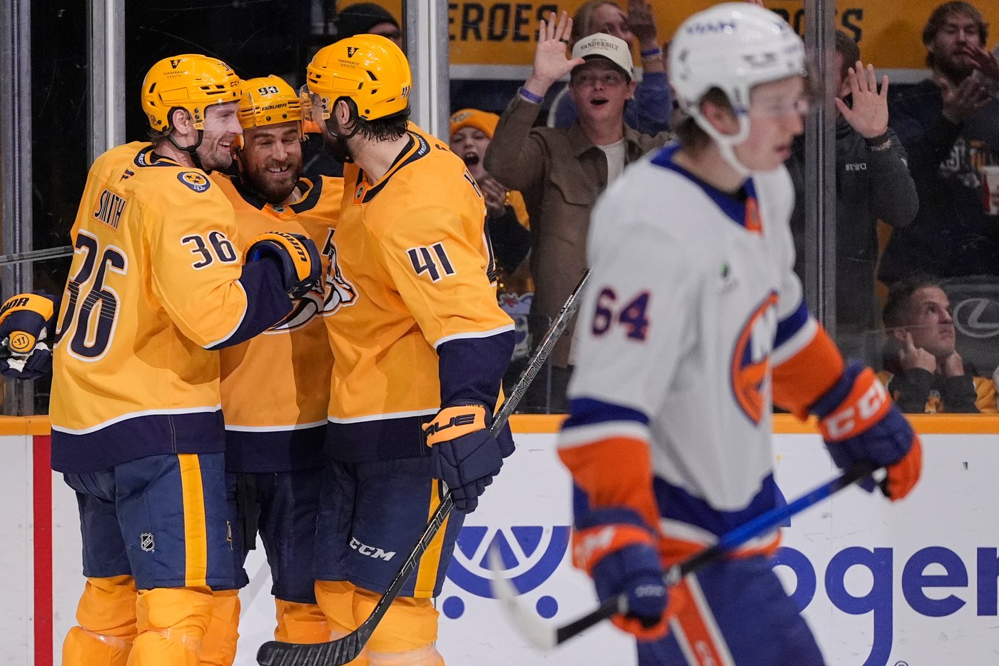 Saros shines in Predators' 2-1 shootout victory over Islanders | iNFOnews.ca
