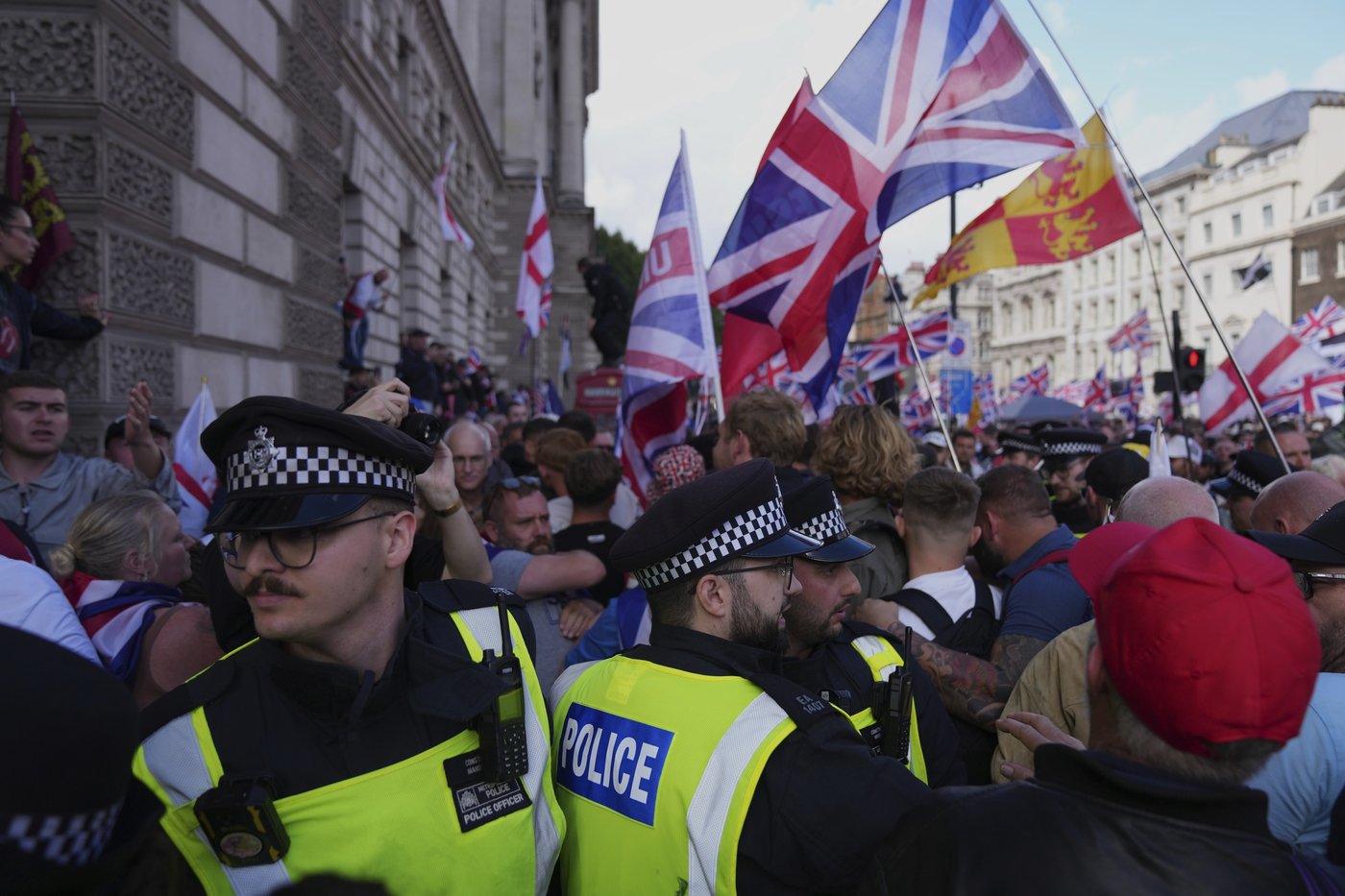 British politicians condemn Elon Musk's comments at anti-migrant rally | iNFOnews.ca