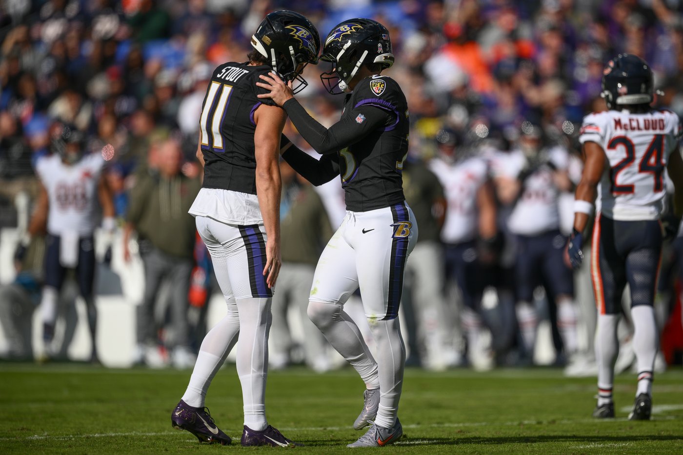 Tyler Huntley leads Ravens past Bears 30-16, Derrick Henry scores 2 TDs for Baltimore | iNFOnews.ca