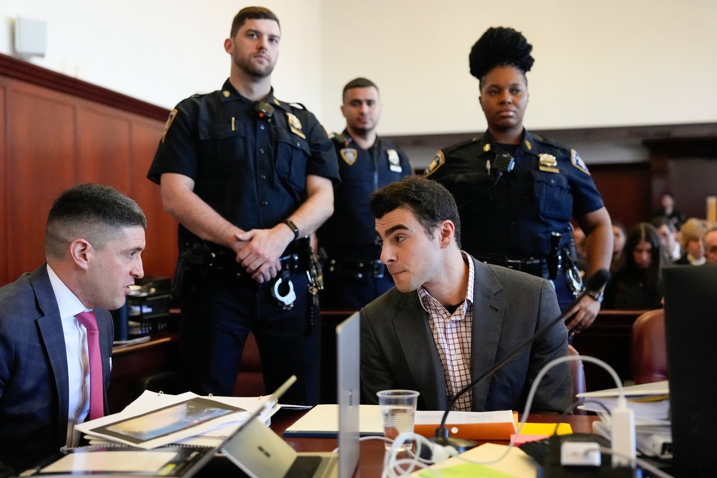 Luigi Mangione fights to exclude evidence from his trial in the killing of UnitedHealthcare's CEO | iNFOnews.ca