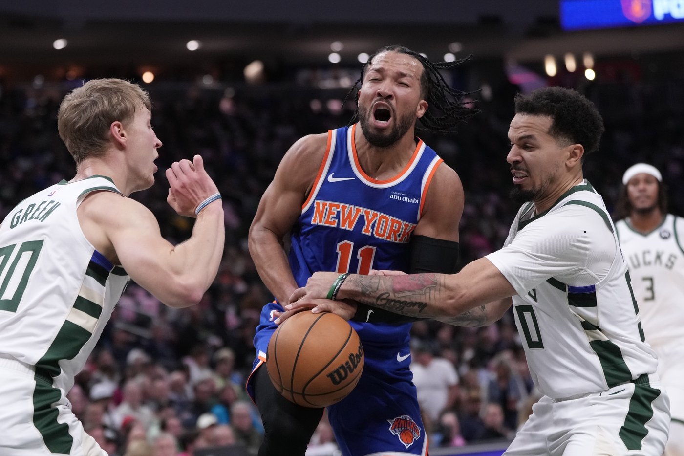 Antetokounmpo scores 37, Rollins adds 25 in Bucks' 121-111 victory over Knicks | iNFOnews.ca Antetokounmpo scores 37, Rollins adds 25 in Bucks' 121-111 victory over Knicks | iNFOnews.ca